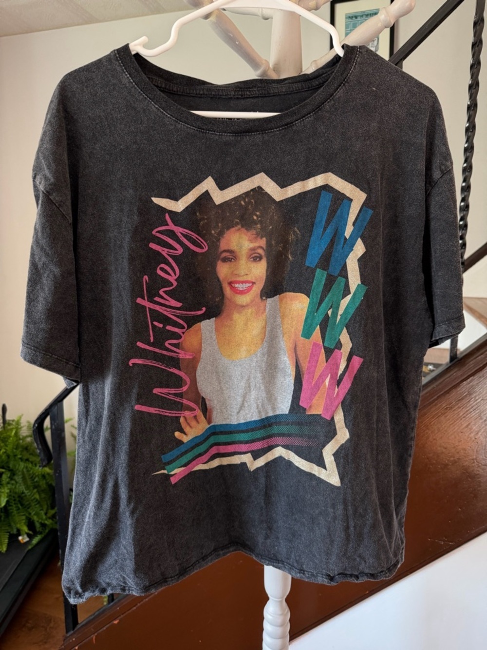 Whitney Houston Graphic Tee - Picture 3 of 5